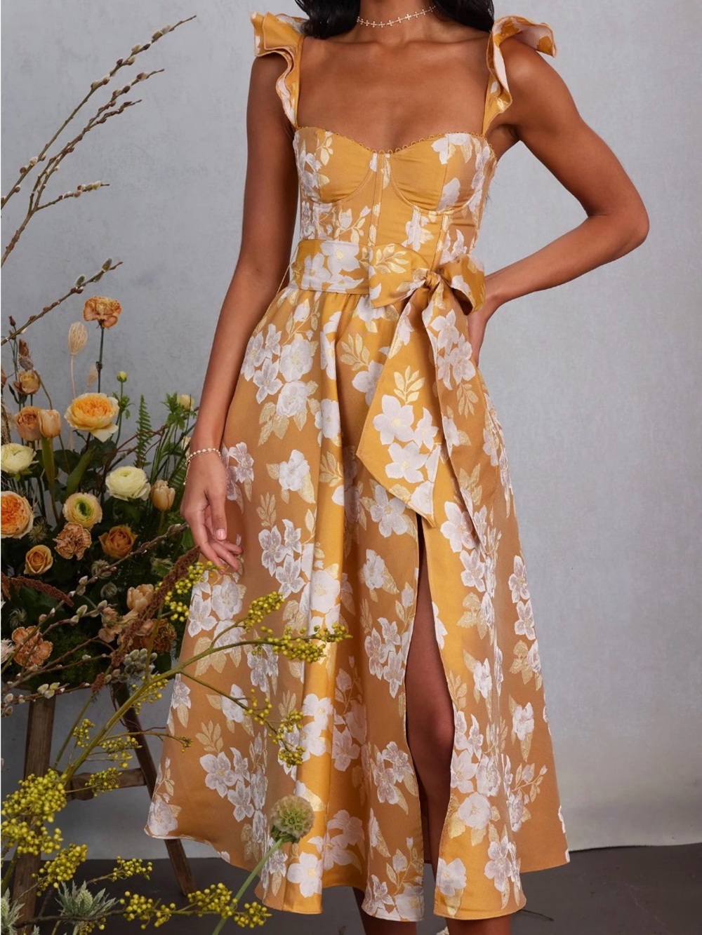 V. Chapman The Vera Dress in Gold Baroque Floral Size 4 - Picture 4 of 6